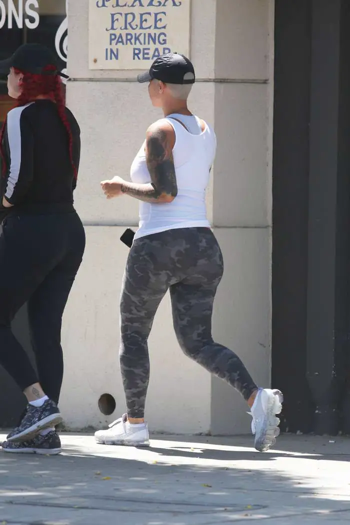 amber rose out with fiends in studio city 3