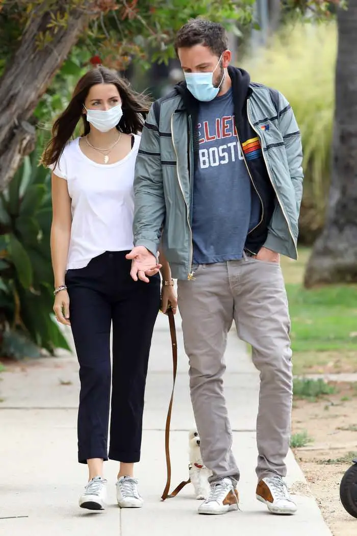 ana de armas and ben affleck out in relaxed stroll with her dog 1