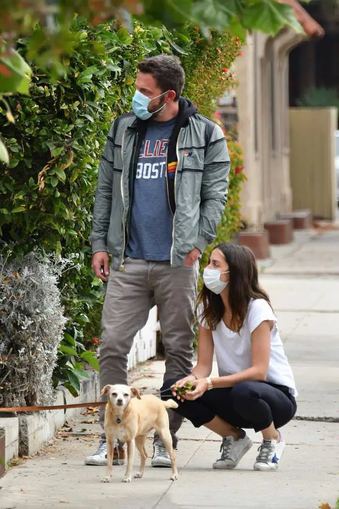 ana de armas and ben affleck out in relaxed stroll with her dog 3