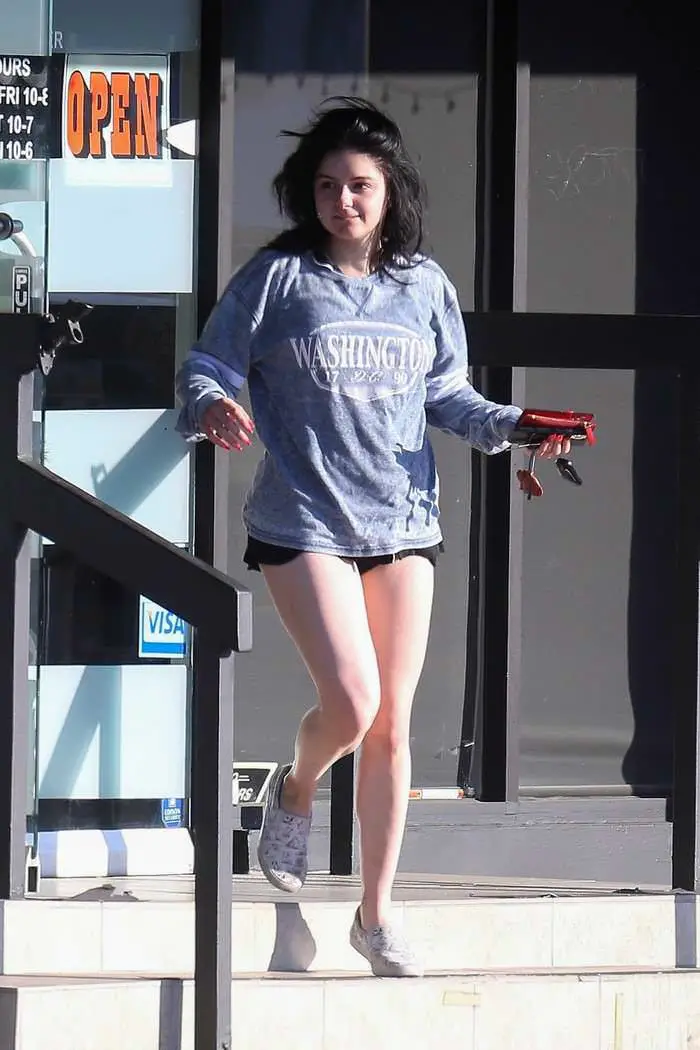 Ariel Winter Leggy in Black Hotpants Leaving a Nail Salon