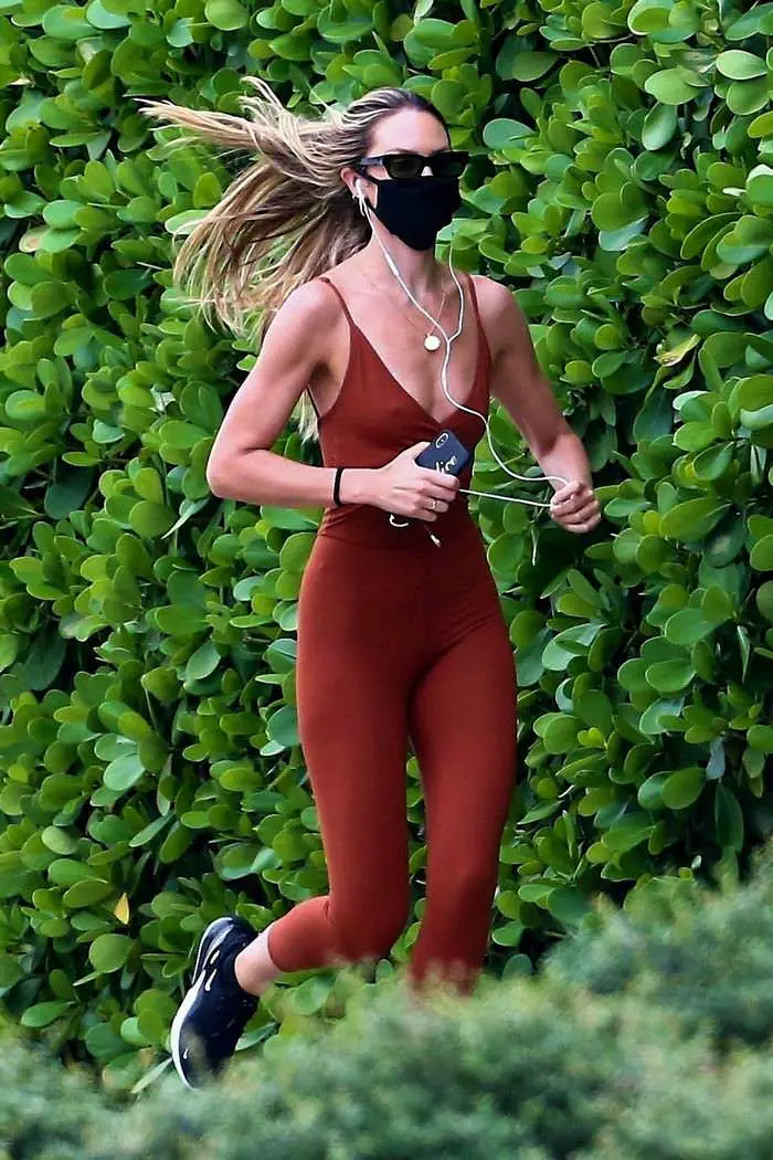 Candice Swanepoel in Skintight Workout Gear in Miami