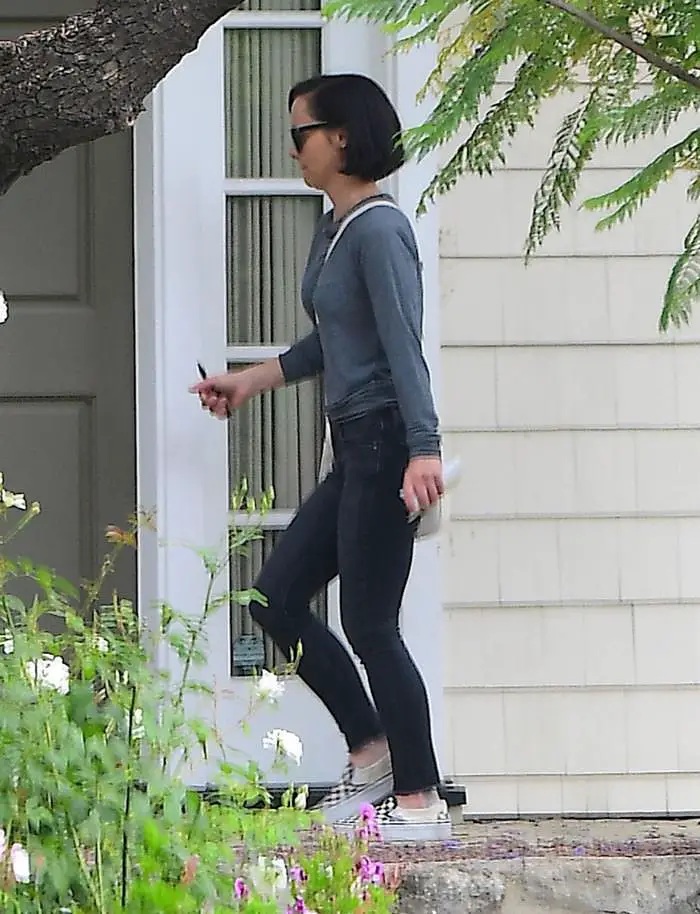 Christina Ricci at a Friends House Without her Wedding Ring