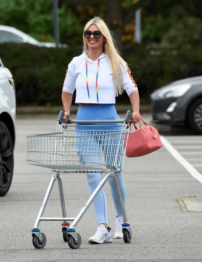 christine mcguinness flaunts her sensational physique as she heads on a supermarket run 4