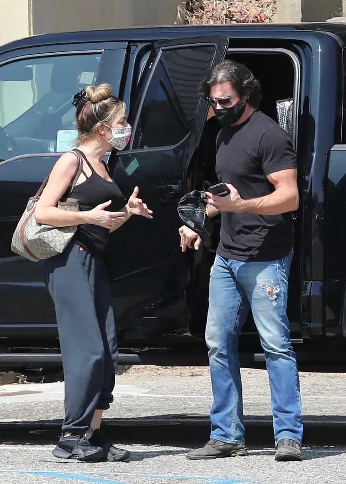 denise richards and aaron phypers out to grab food in malibu 3