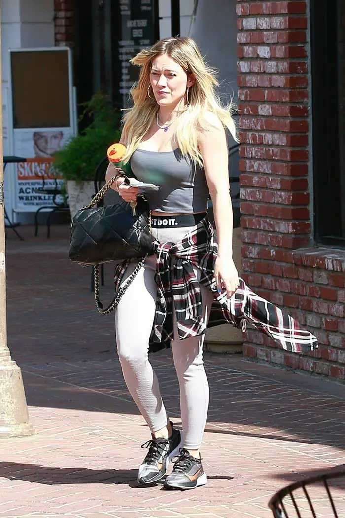 Hilary Duff Solo Morning Workout in Studio City