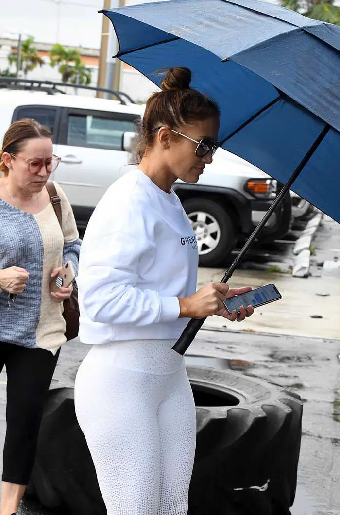 Jennifer Lopez Arrives at the Gym in Miami