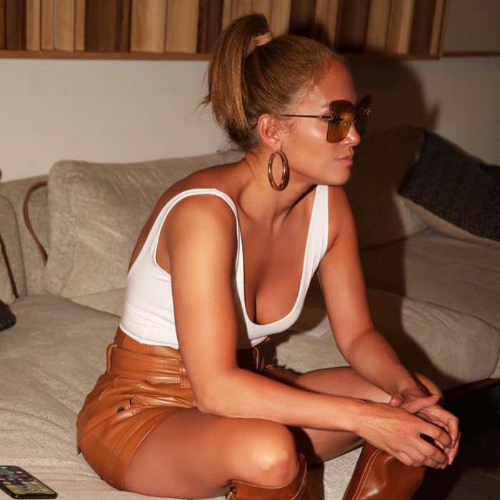 jennifer lopez shared images from her home studio 3