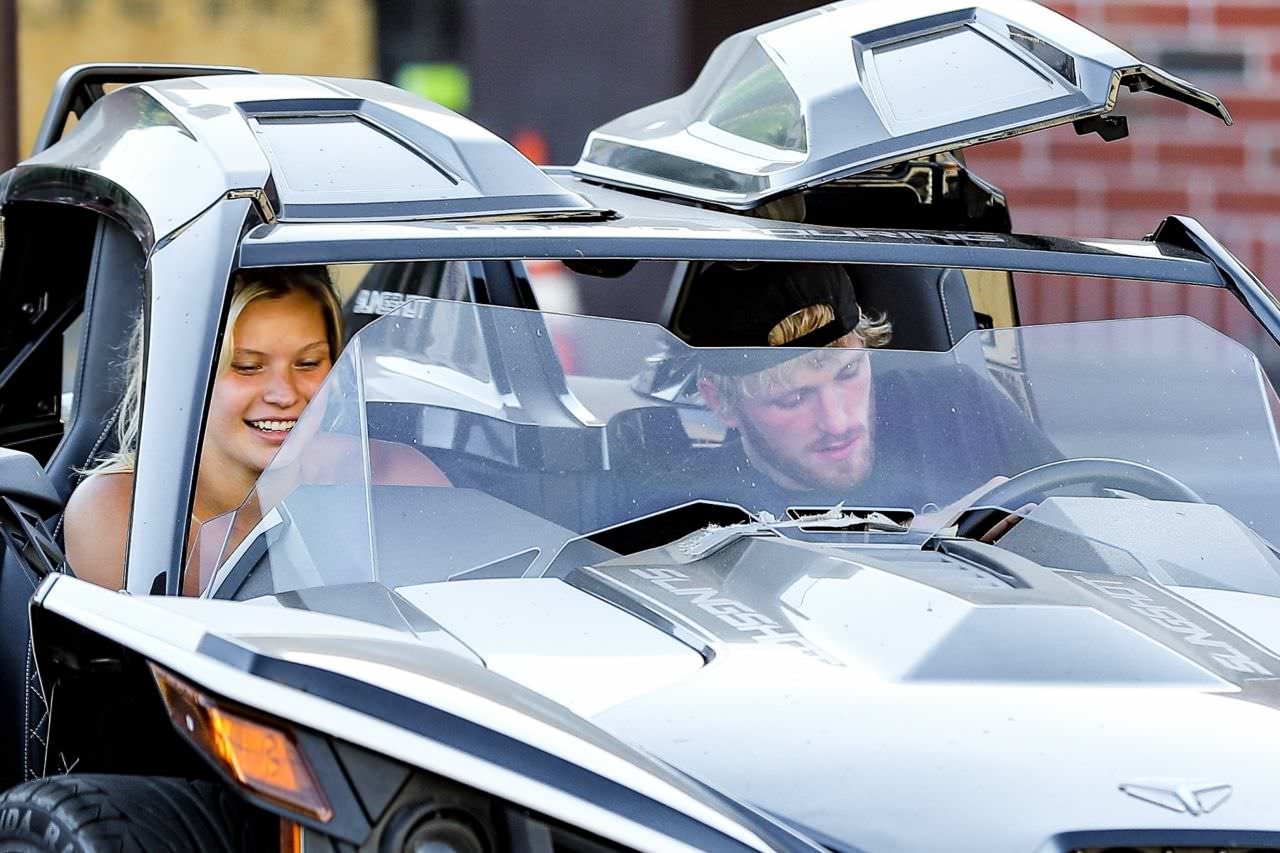 josie canseco goes for a ride with bf in his 30k polaris slingshot vehicle 3