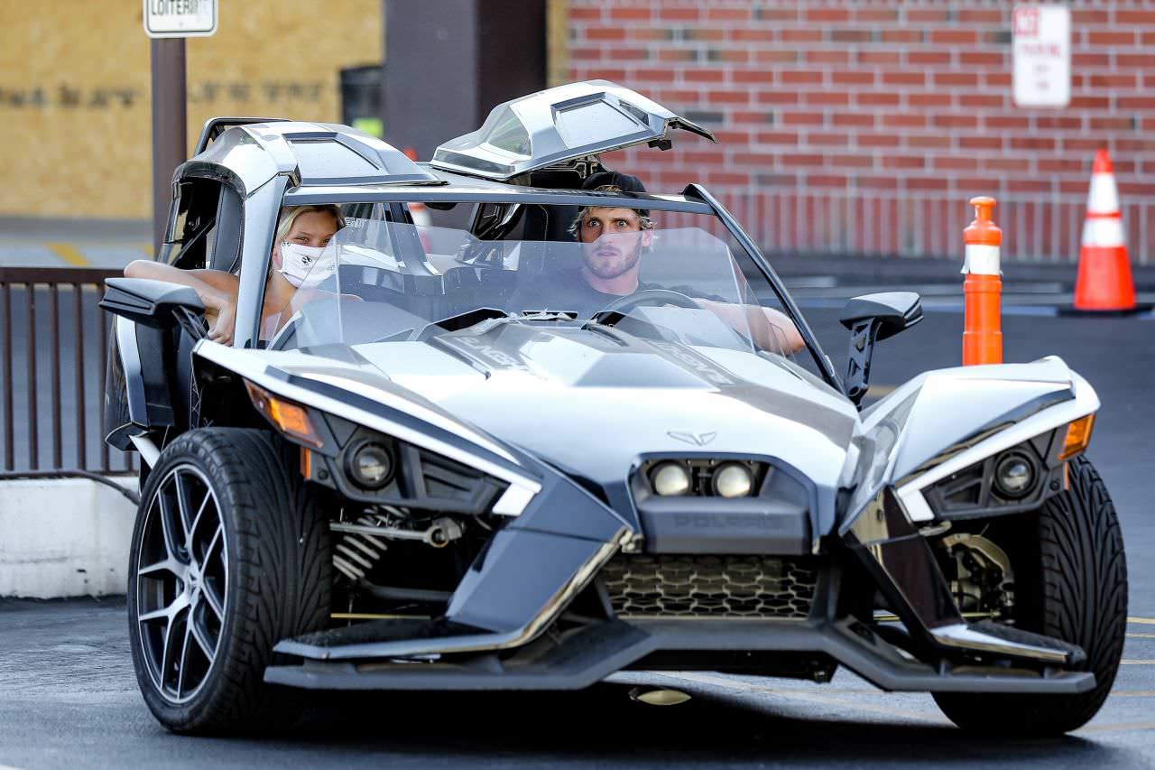 josie canseco goes for a ride with bf in his 30k polaris slingshot vehicle 4