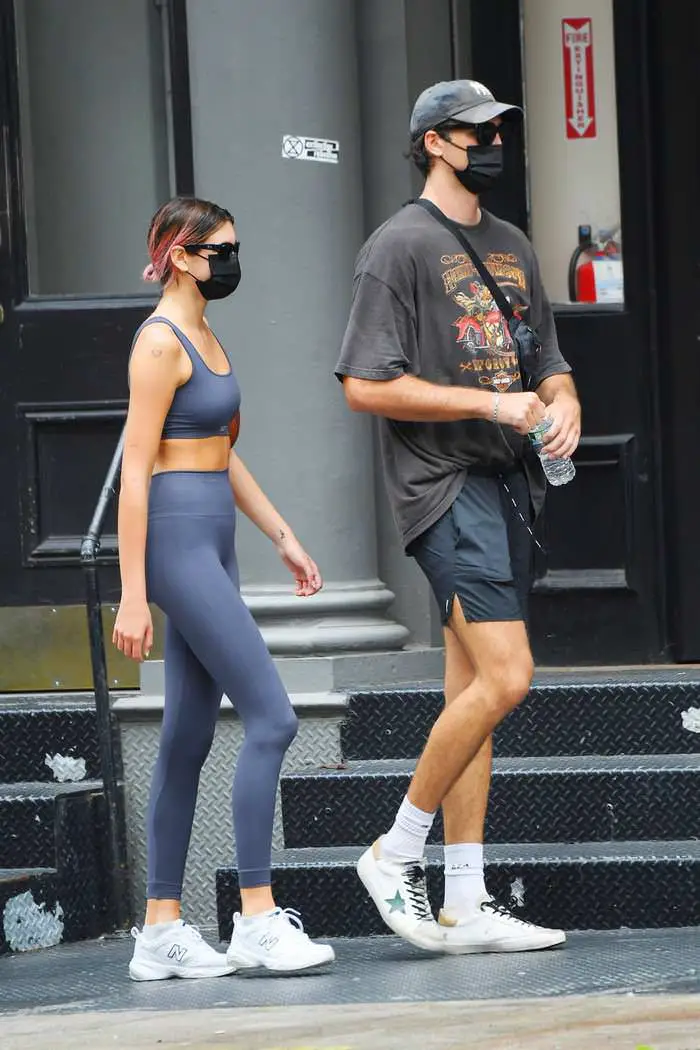 kaia gerber fuels rumors as she works out with jacob elordi 2