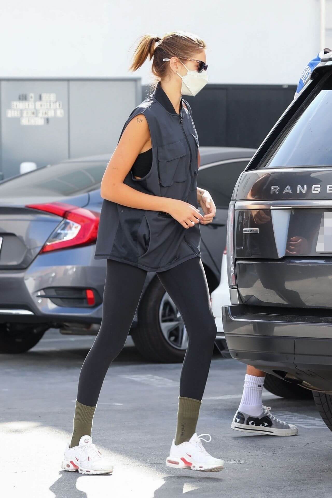 kaia gerber out in workout outfit in beverly hills 5