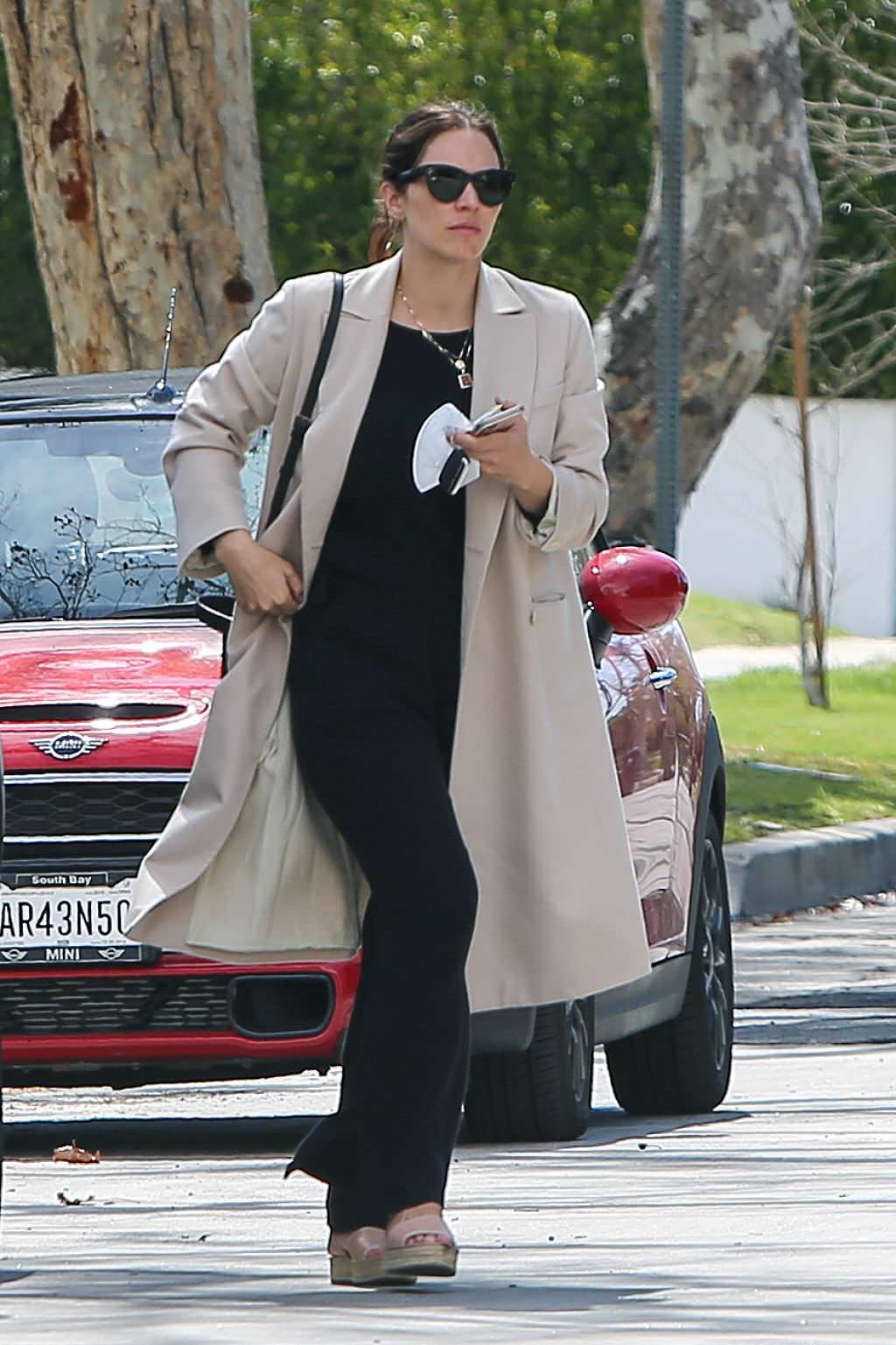 katharine mcphee goes out for the first time after giving birth 4