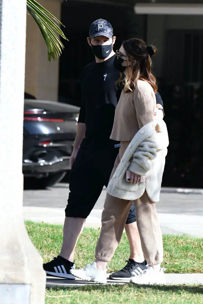 katherine schwarzenegger and chris pratt stepped out in brentwood 2