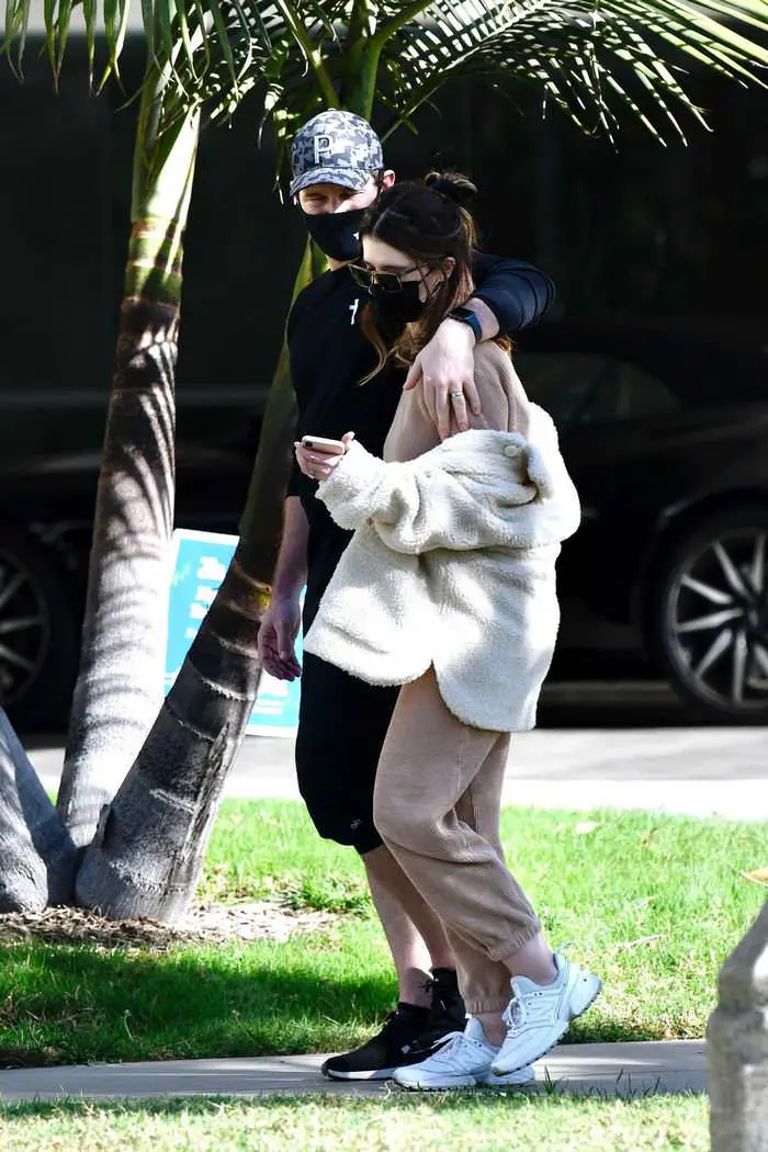 katherine schwarzenegger and chris pratt stepped out in brentwood 3