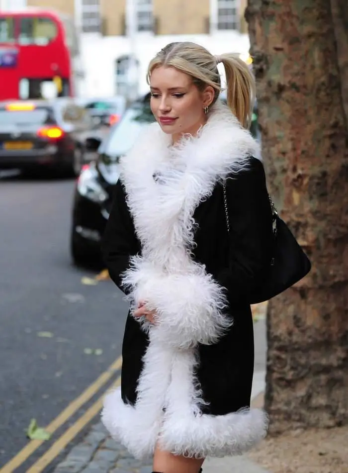 Lottie Moss Looks Stylish as She Goes to Bluebird Cafe in London with a Friend
