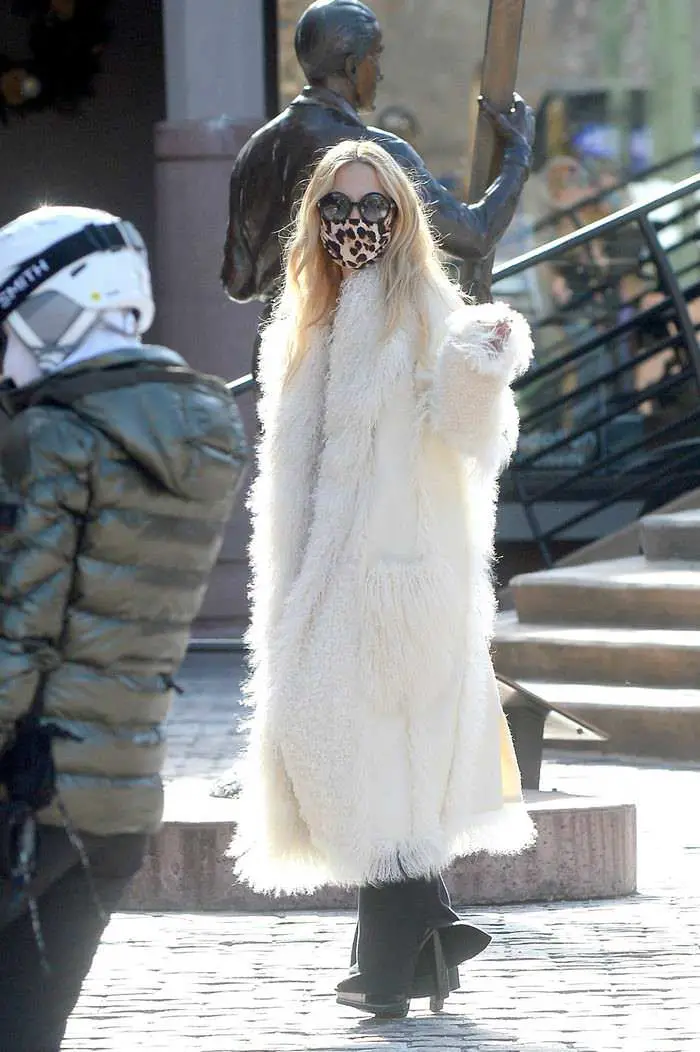 rachel zoe is spotted in chic long white fur coat in aspen 3