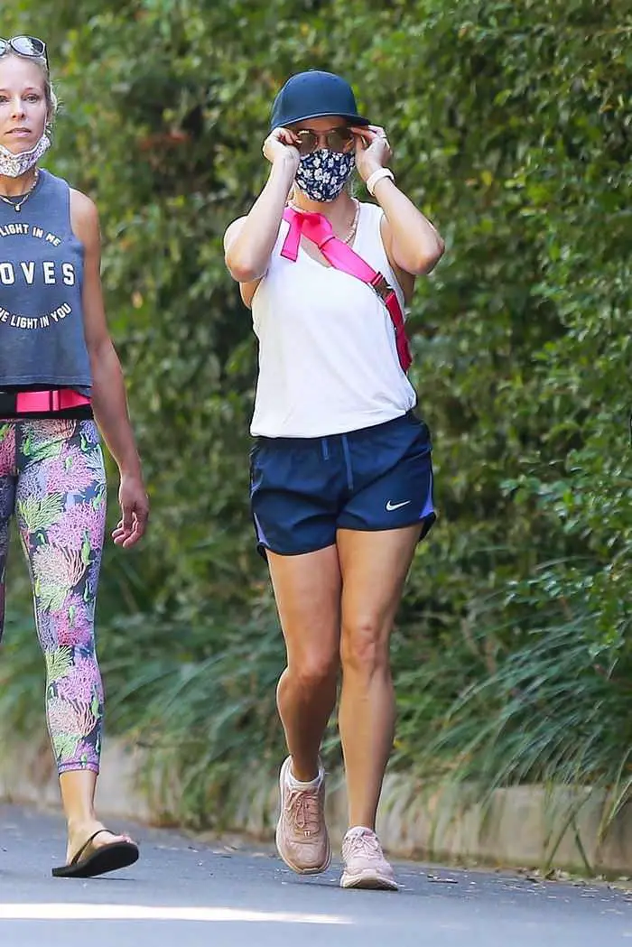 reese witherspoon displays her slender physique while exercising with friends 2