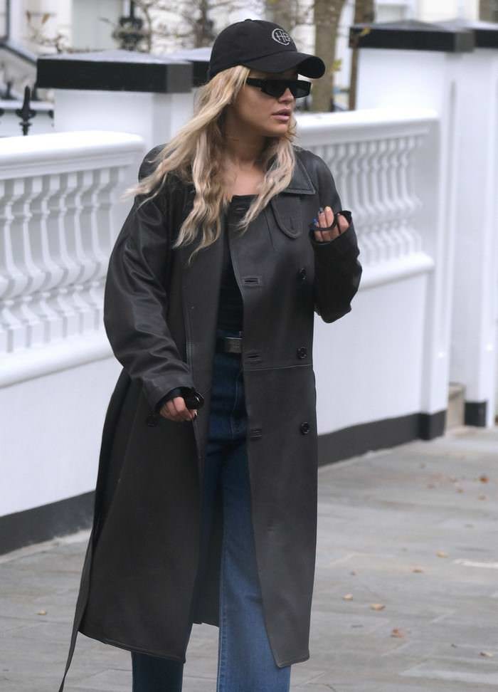 rita ora looks chic in a leather coat as she goes to a recording studio 4