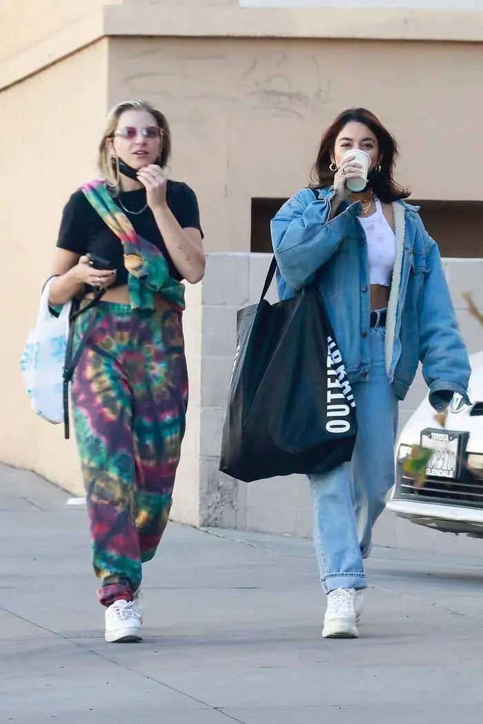 vanessa hudgens and gg magree leaving urban outfitters in burbank 2