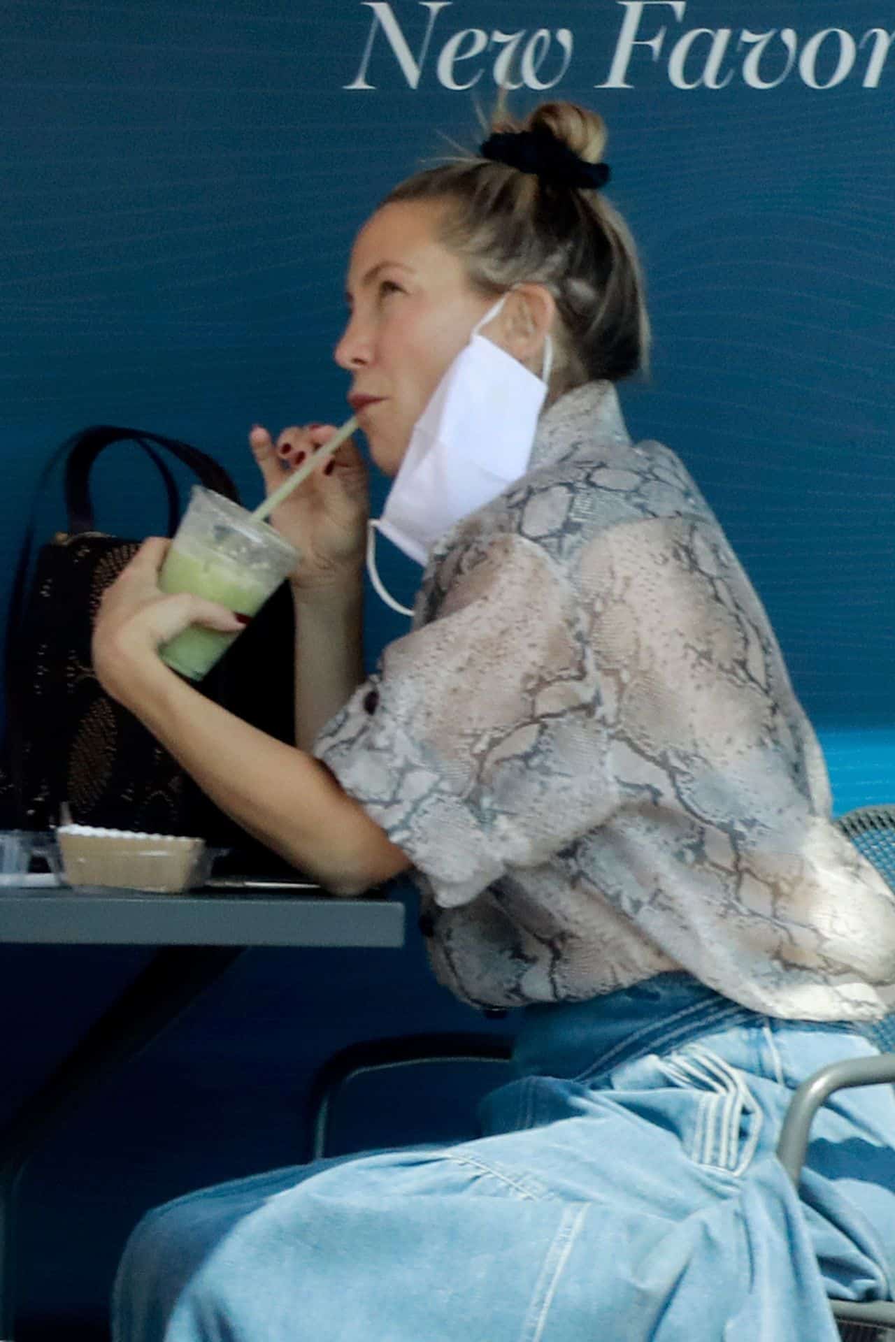 Kate Hudson Stopped for a Drink at a Nearby Cafe in the Pacific Palisades