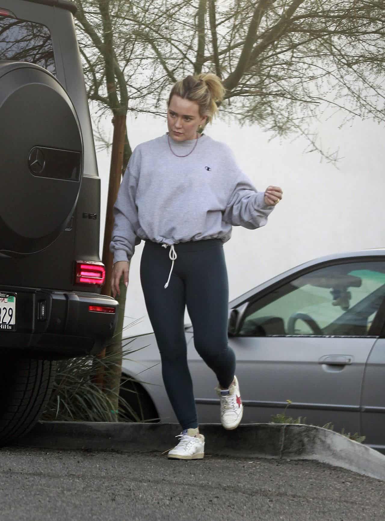 Hilary Duff was Energetic in Tight Leggings as she Ran Errands in the City