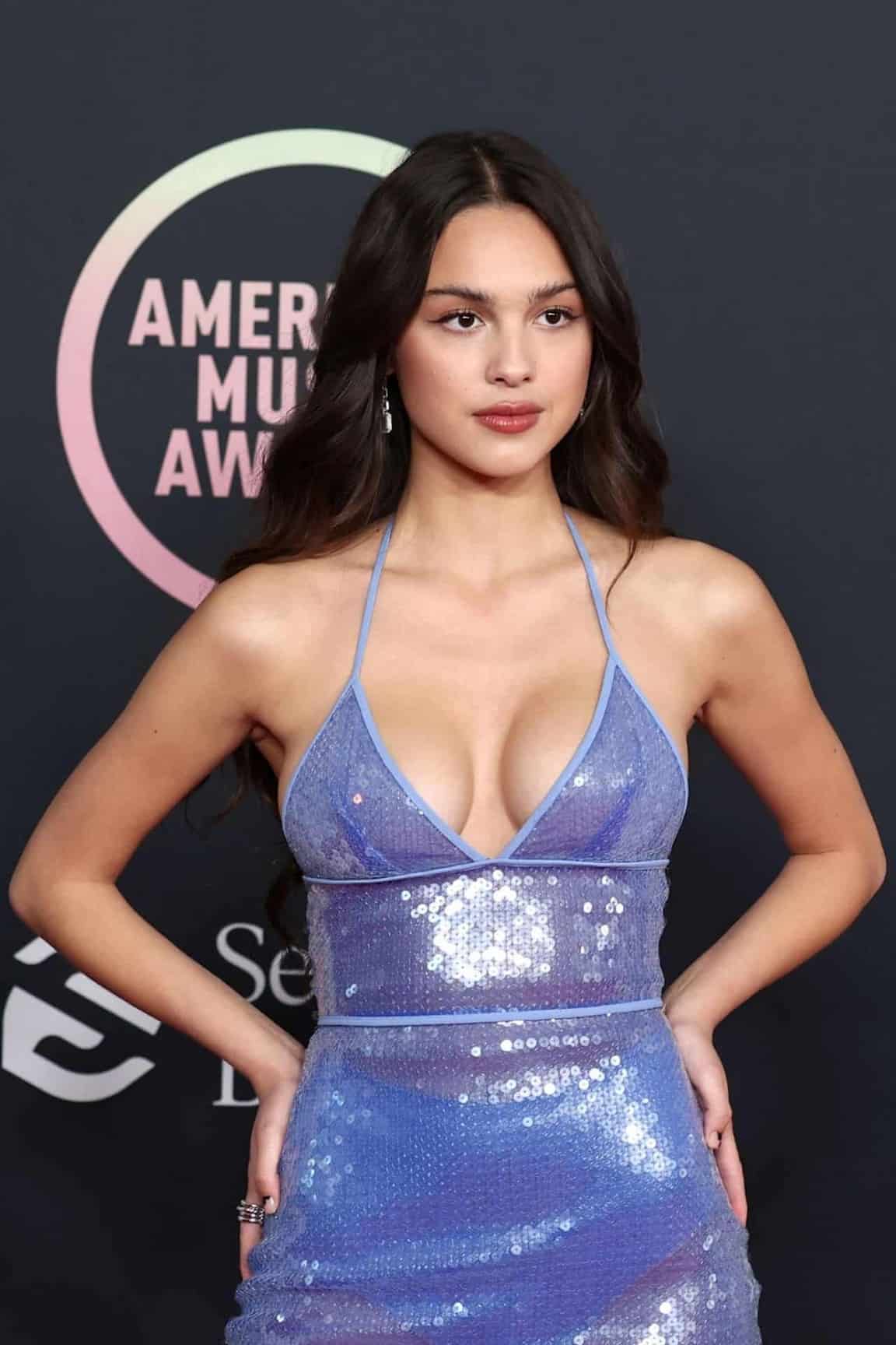 Olivia Rodrigo Wowed All in Sparkling Dress on 2021 American Music Awards