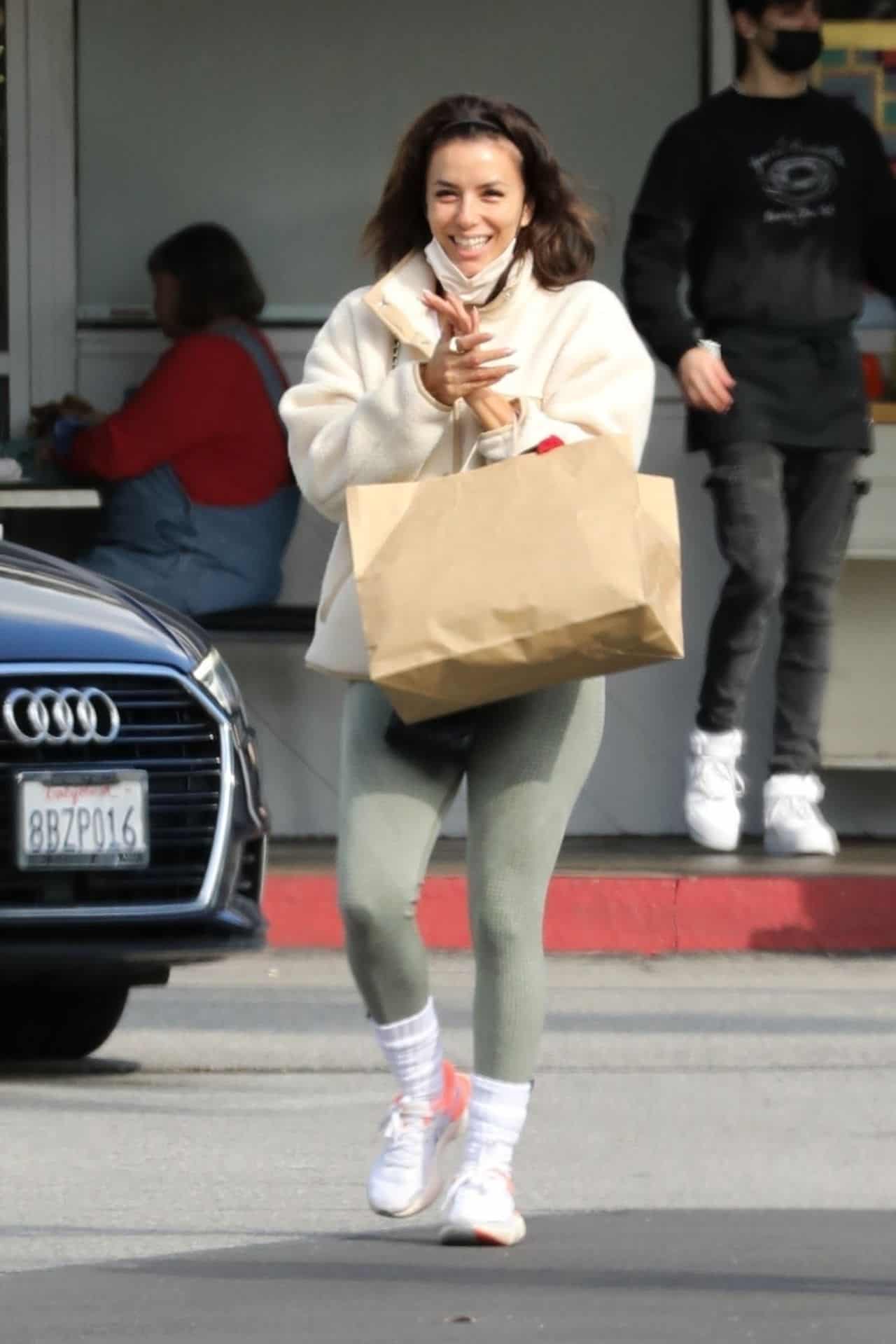 Eva Longoria Smiling and Enjoying Post-Christmas Shopping in Los Angeles