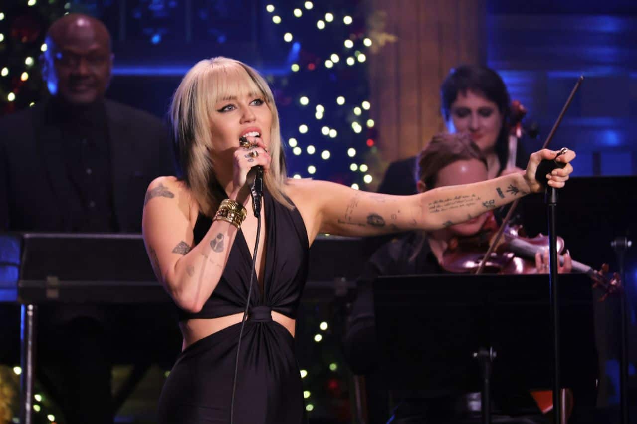 Miley Cyrus Joked with Pete Davidson in The Tonight Show with Jimmy Fallon