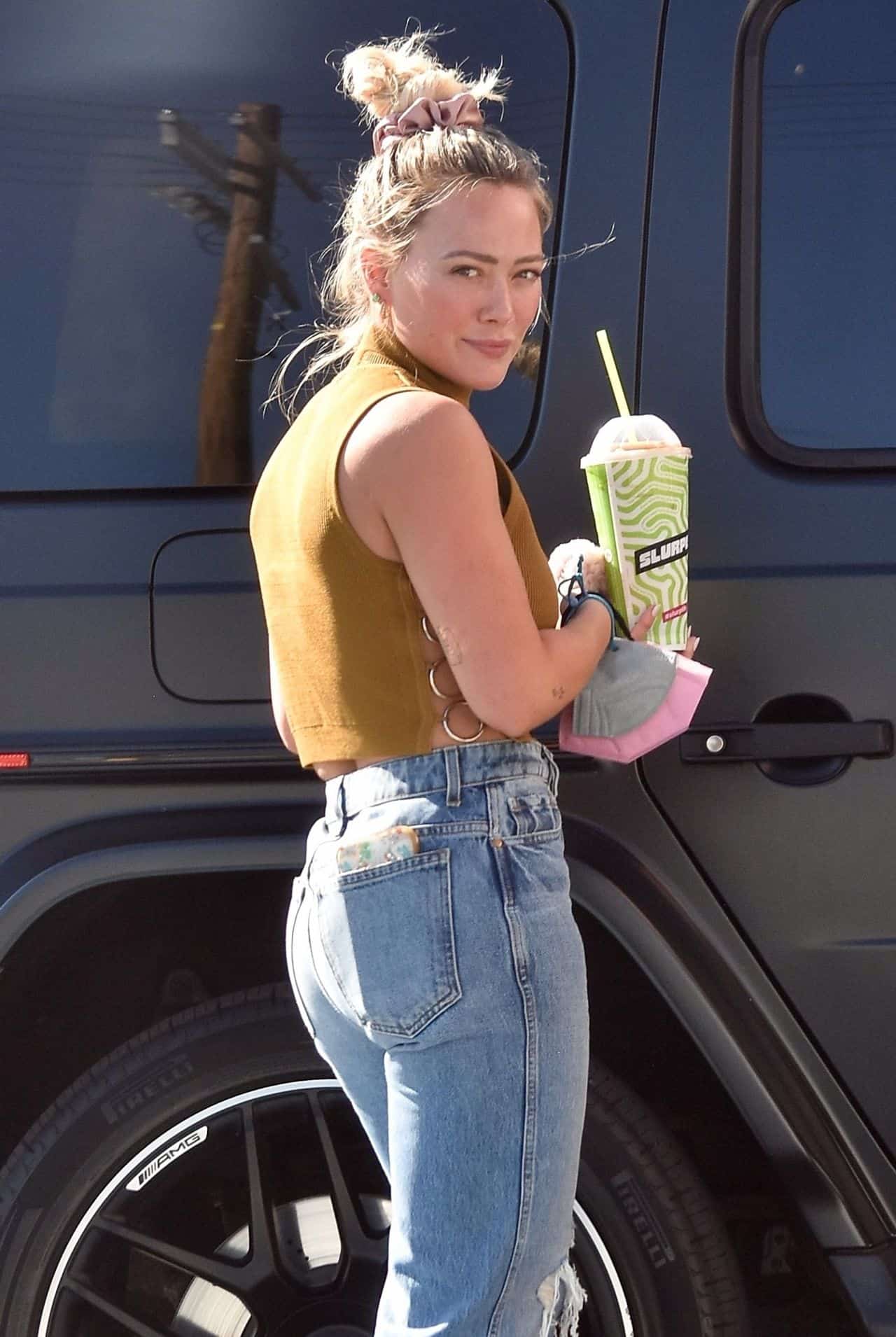 Hilary Duff Stops to Grab a Slurpee at a 7-Eleven in Studio City