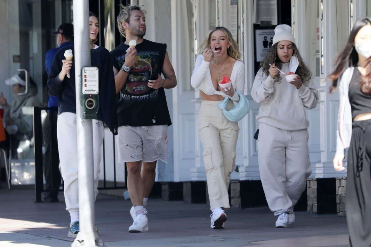 Sydney Sweeney Joined her Friends for Frozen Treats in a Plunging Crop Top