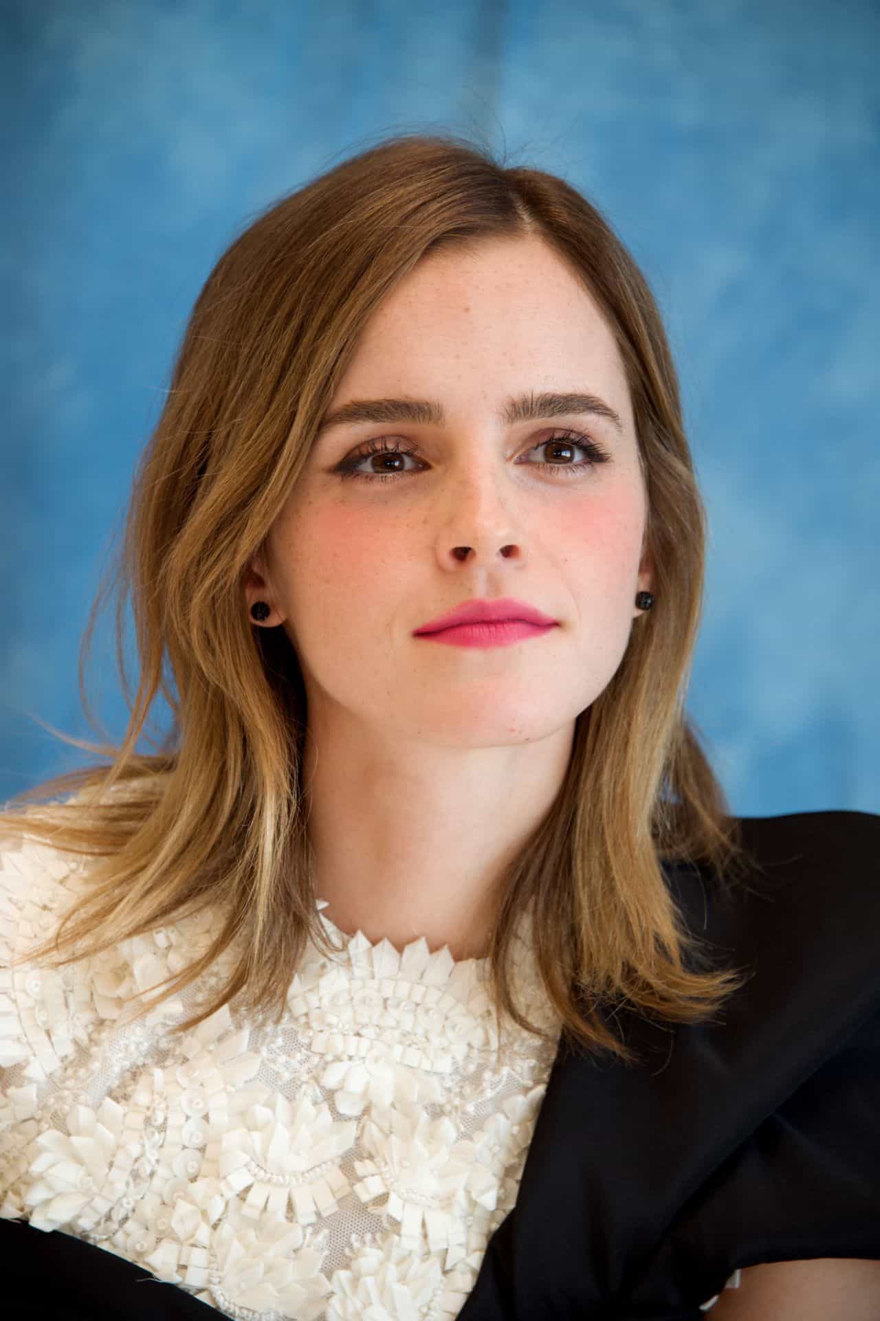 Emma Watson Oozes Beauty at the Press Conference at the Maybourne Hotel