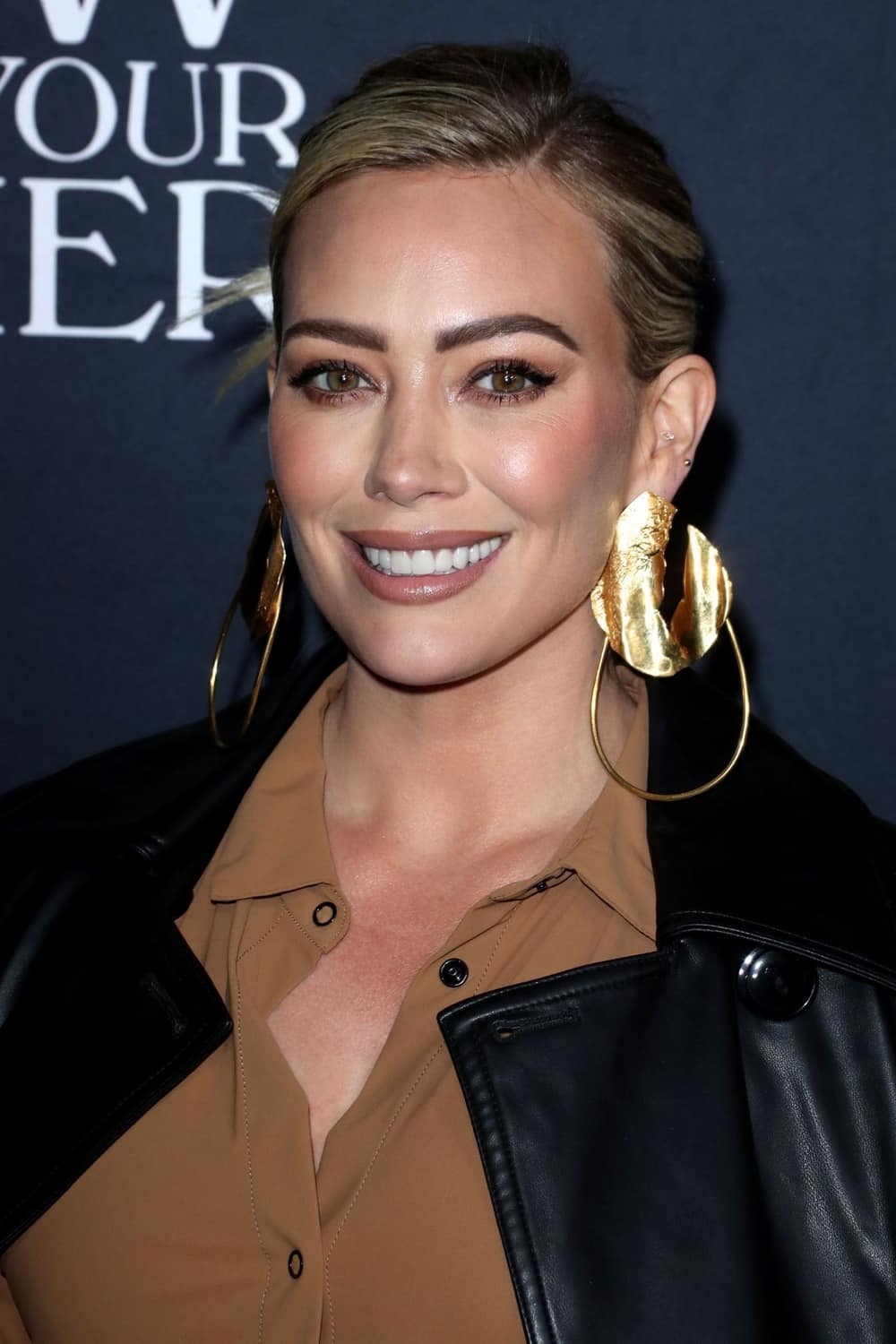 Hilary Duff Looked Mesmerizing at the "How I Met Your Father" Fans Event