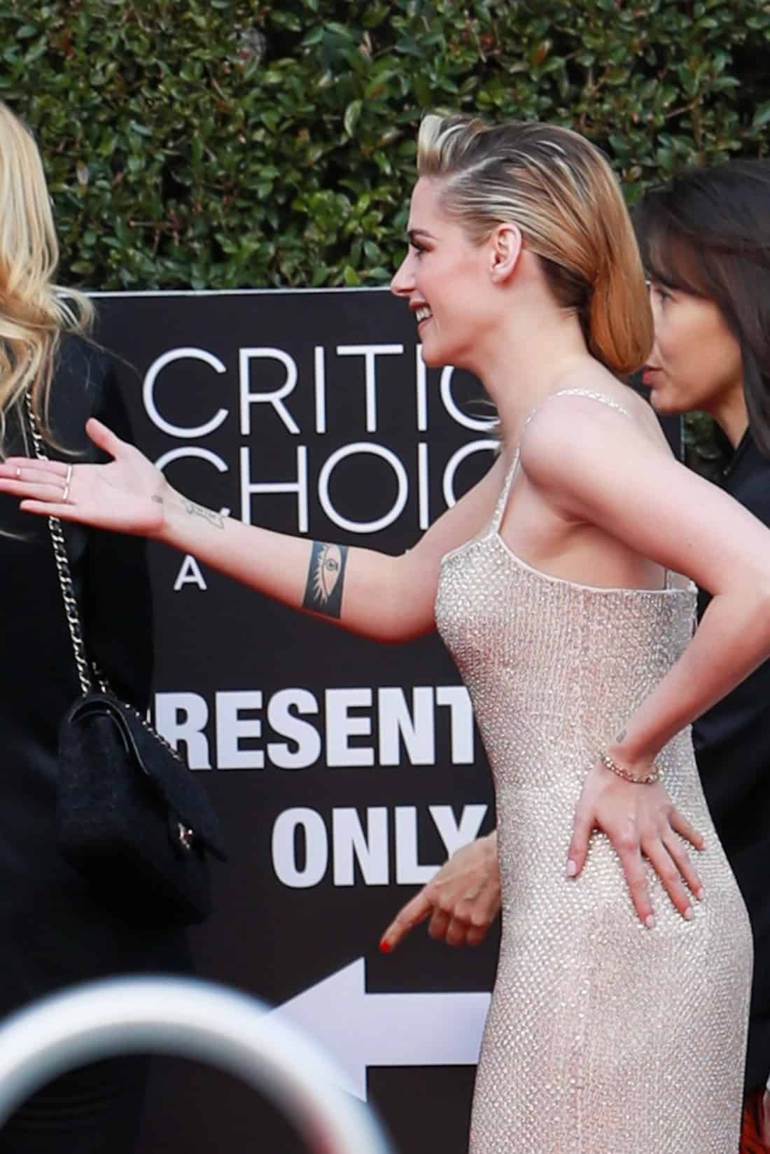 Kristen Stewart Wears a Sparkly Dress at the 27th Critics' Choice Awards
