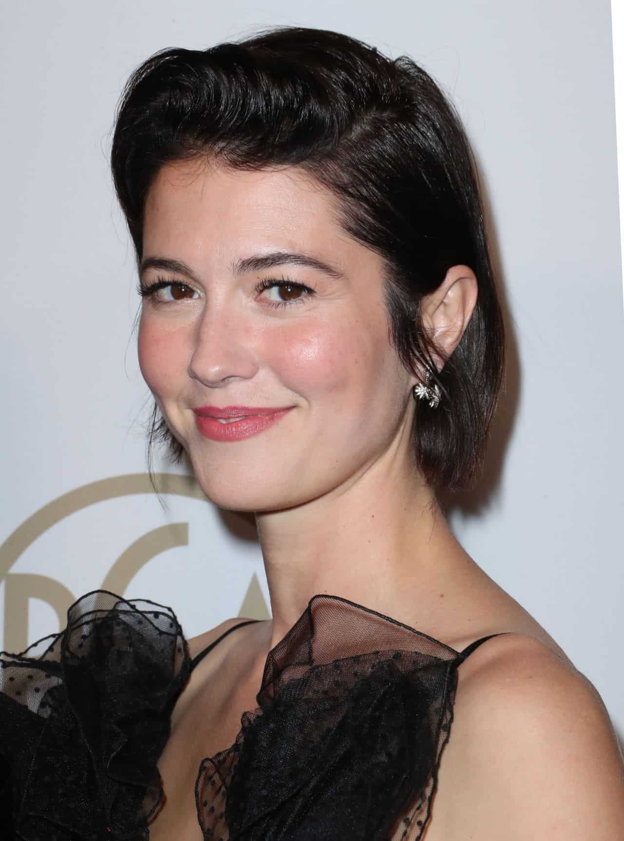 Mary Elizabeth Winstead Was All Glam at the 2022 Producers Guild Awards in LA