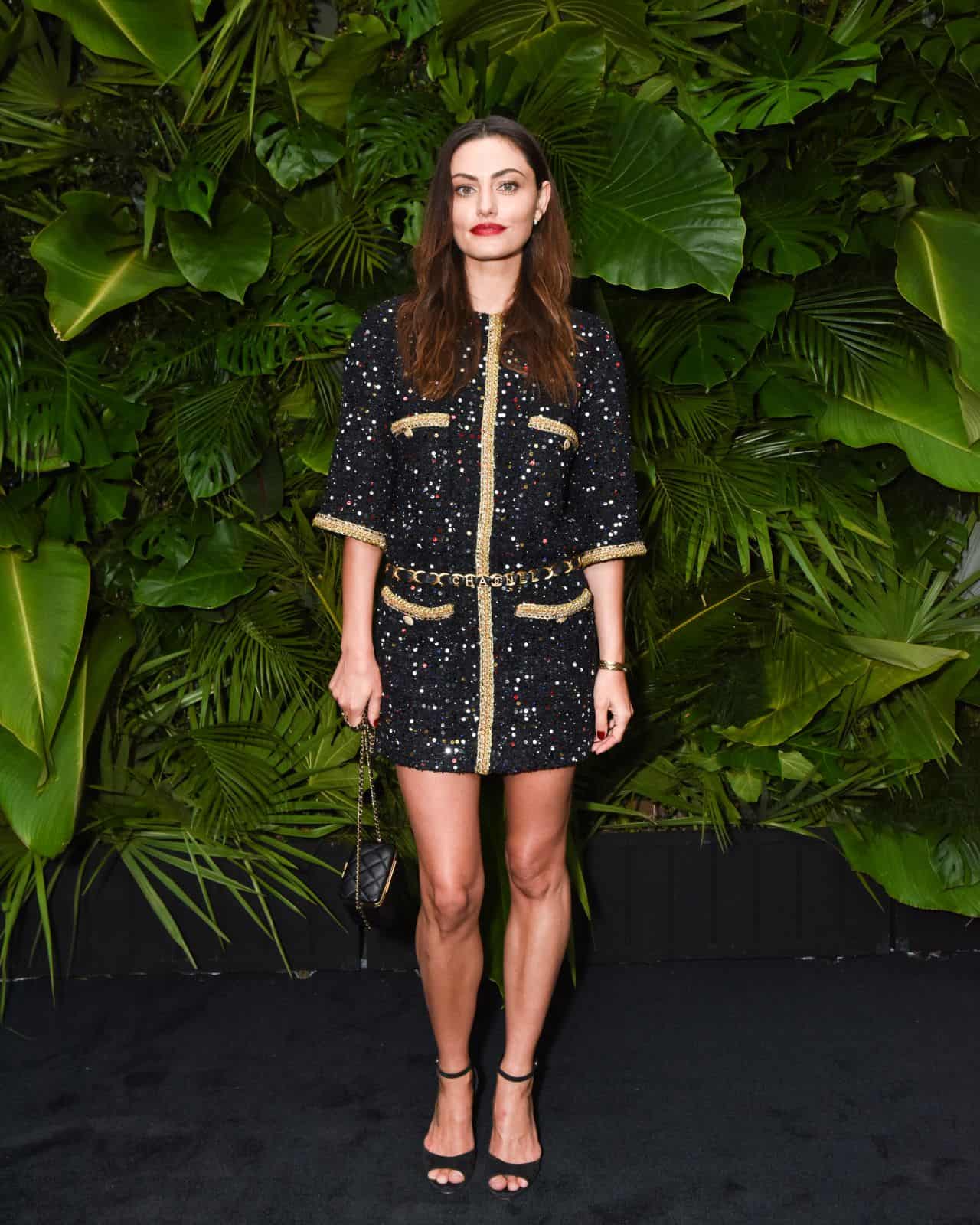 Phoebe Tonkin Wears a Mini Skirt at the 2022 Pre-Oscar Awards Dinner in LA