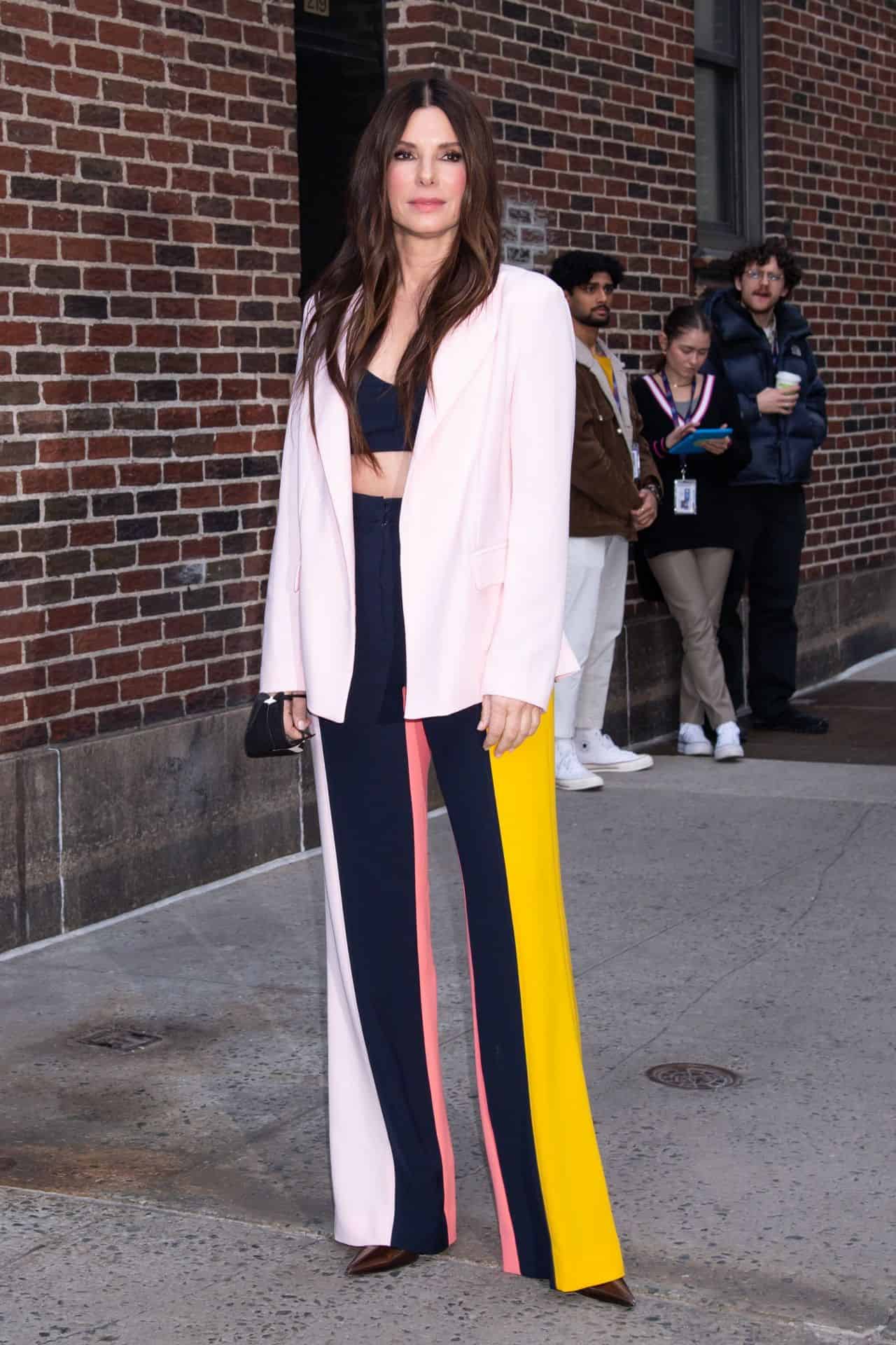 Sandra Bullock Looking Chic Ahead of her “The Late Show” Appearance in NY