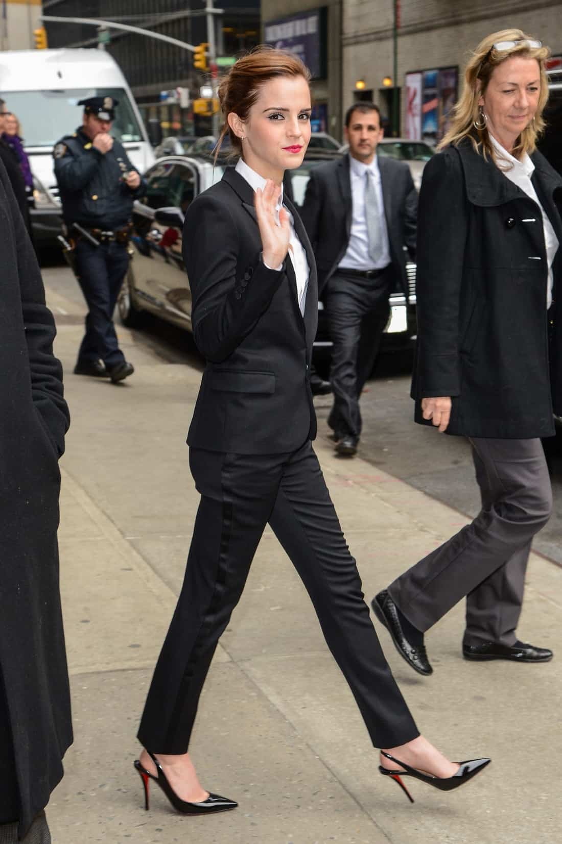 Emma Watson Looked Incredible Stylish as She Posed in Midtown Manhattan
