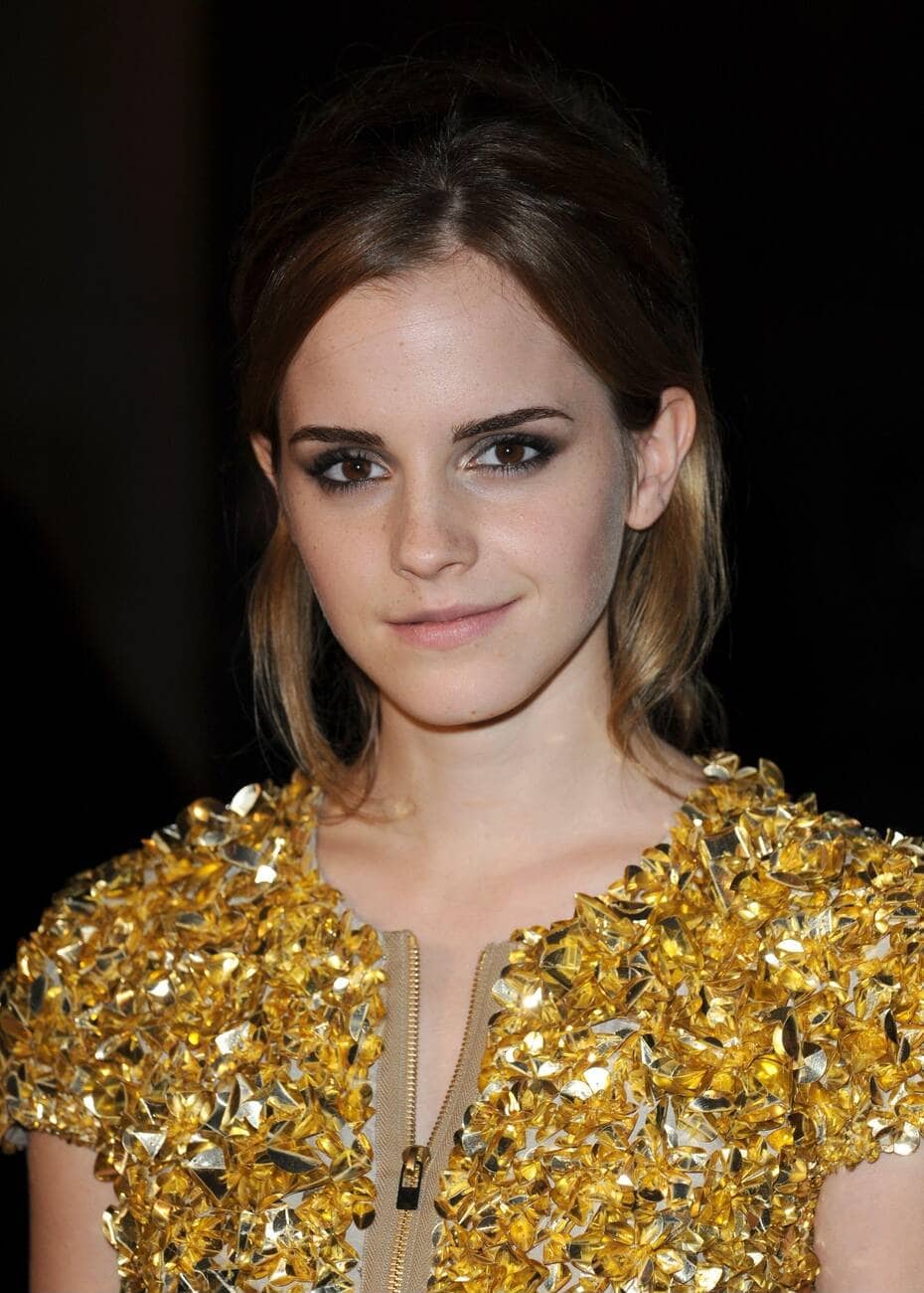 Emma Watson Overshadowed All with a Golden Mini Dress at the Burberry Show