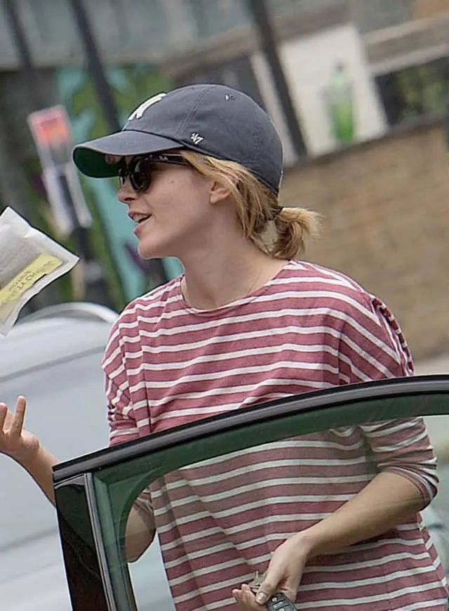 Emma Watson Stuns in a Casual Outfit as she Returns from Shopping
