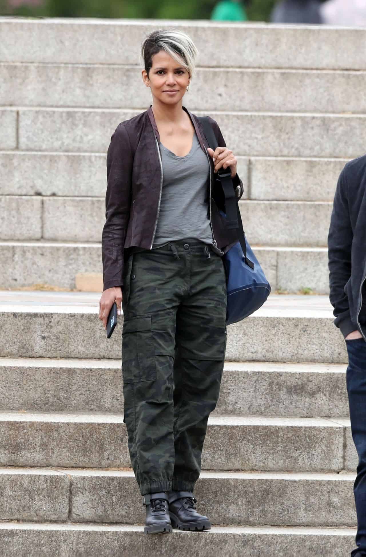 Halle Berry Looks Great on the Set of Her New Movie "Our Man from Jersey"