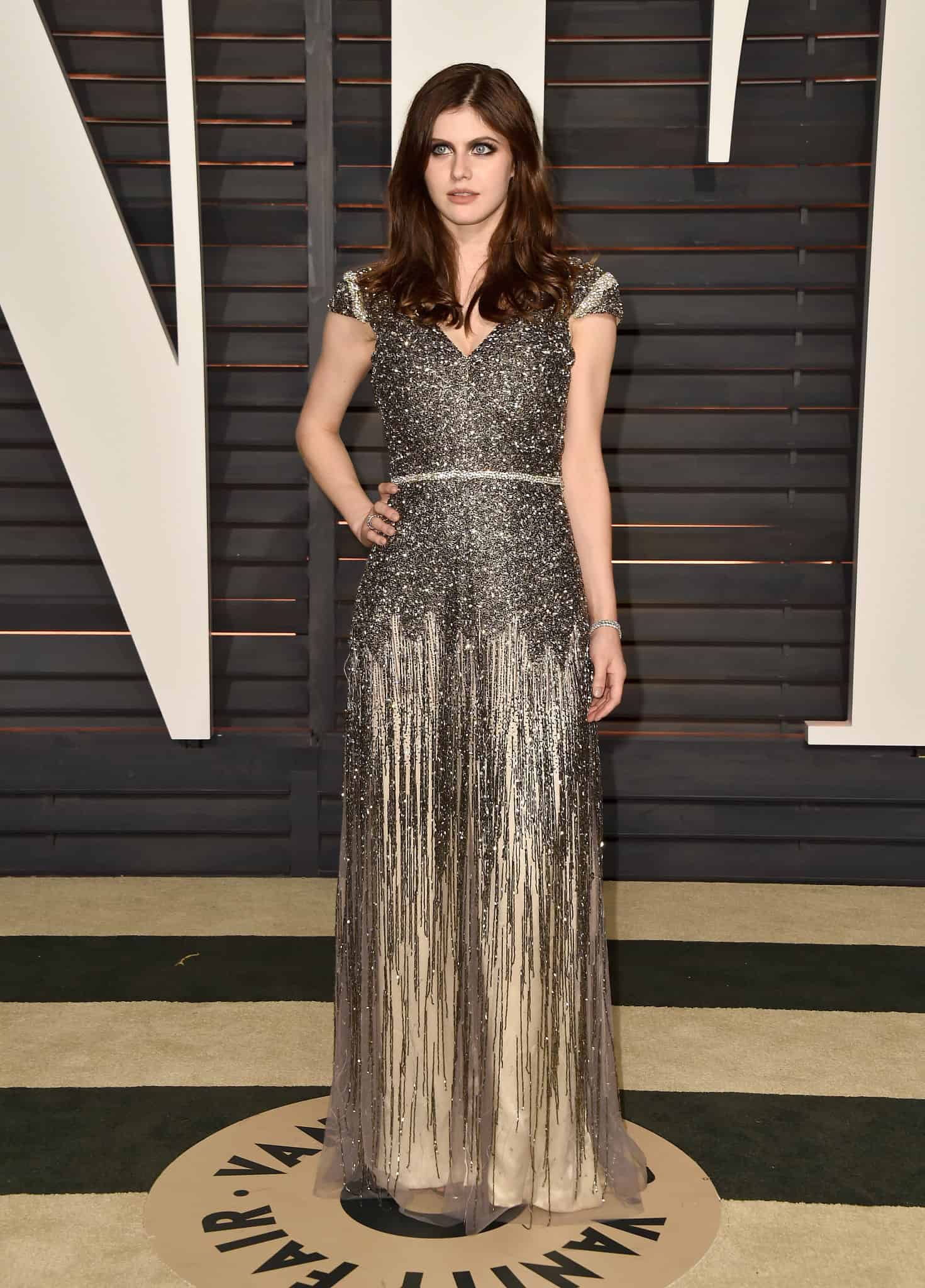 Alexandra Daddario Looked Spectacular in a Beaded Gold Dress at the Oscars