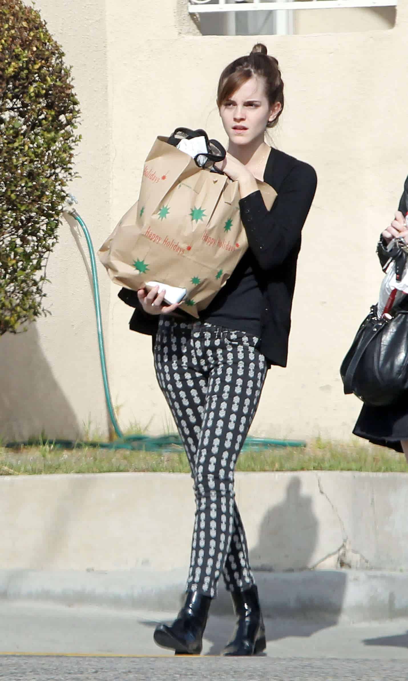 Emma Watson Has a Blast During Shopping Spree with her Friend in LA