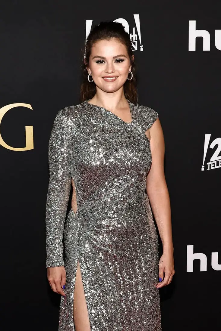 Selena Gomez Wore a Shiny Dress With the Deepest Leg Slit on the Red Carpet
