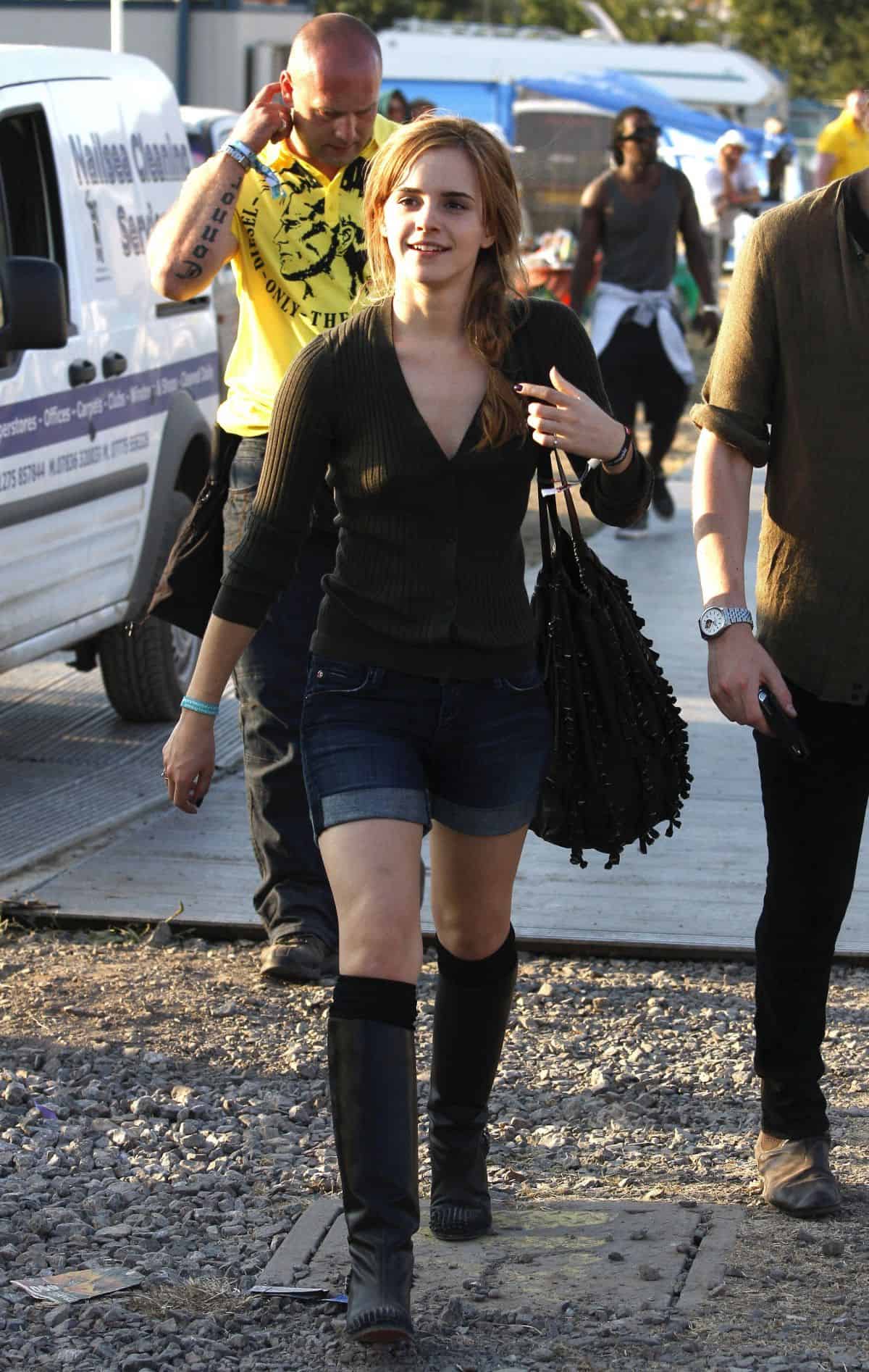 Emma Watson Looks Fantastic in a Denim Hotpants at Glastonbury Festival