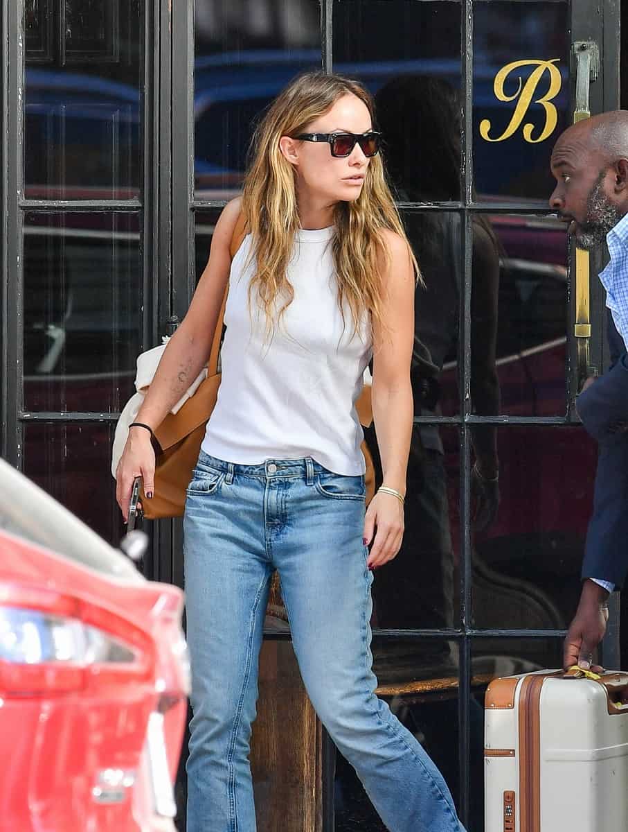 Olivia Wilde Keeps a Casual Look as She Leaves her Hotel in New York City