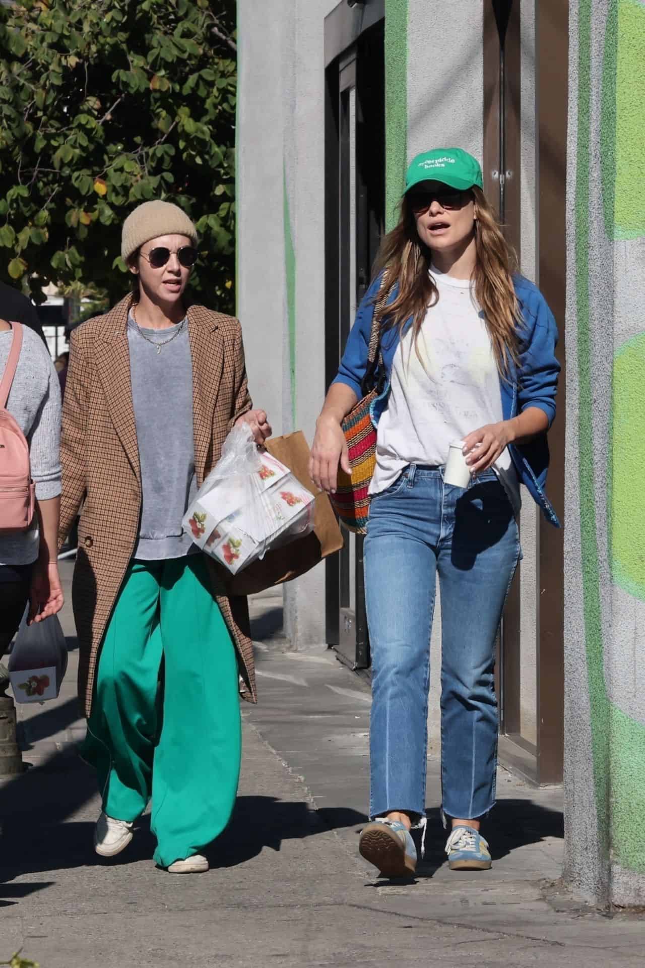 Olivia Wilde Spotted with Friends After the "Split" with Harry Styles