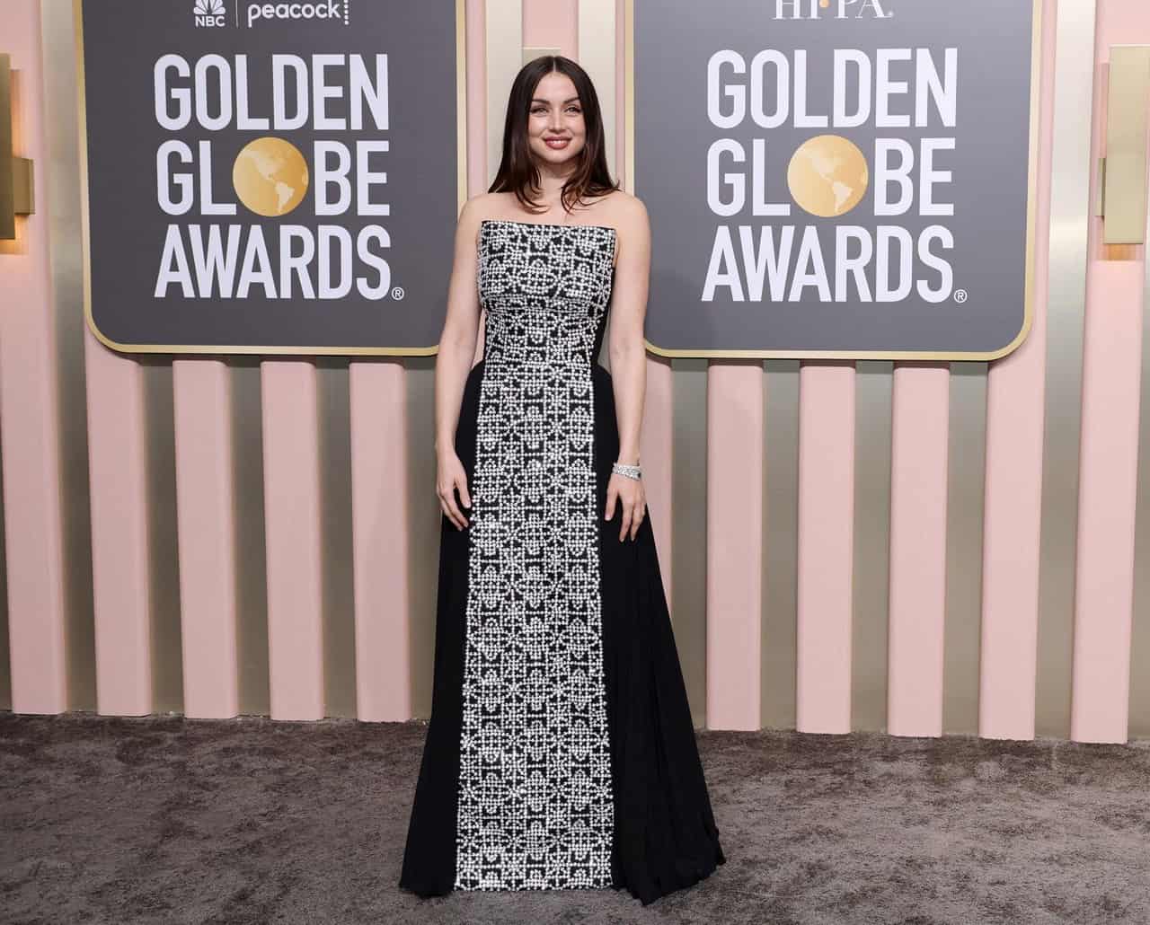 Ana De Armas Stuns at the Golden Globe Awards 2023