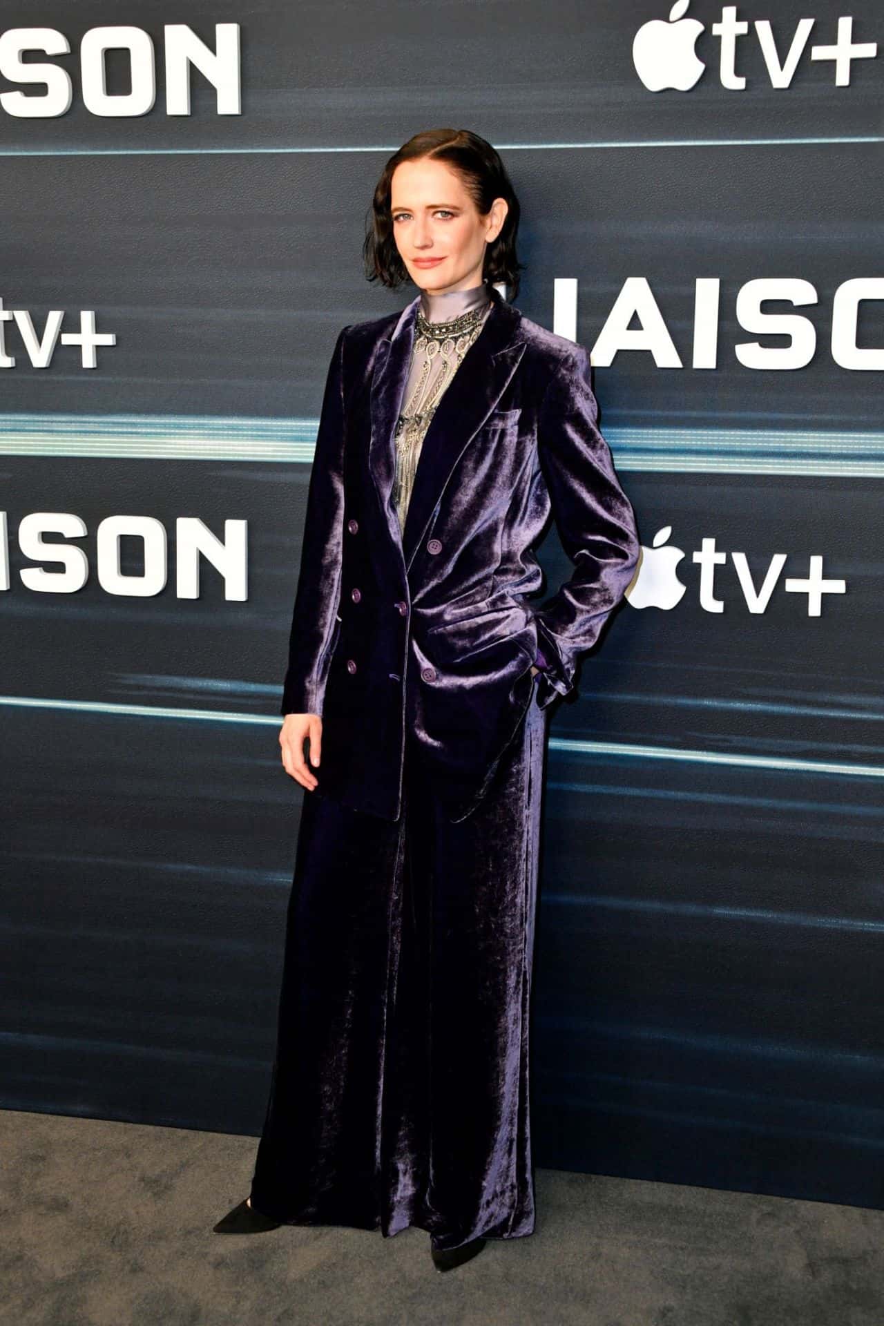 Eva Green Looks Amazing at "Liaison" Premiere in Elegant Velvet Suit