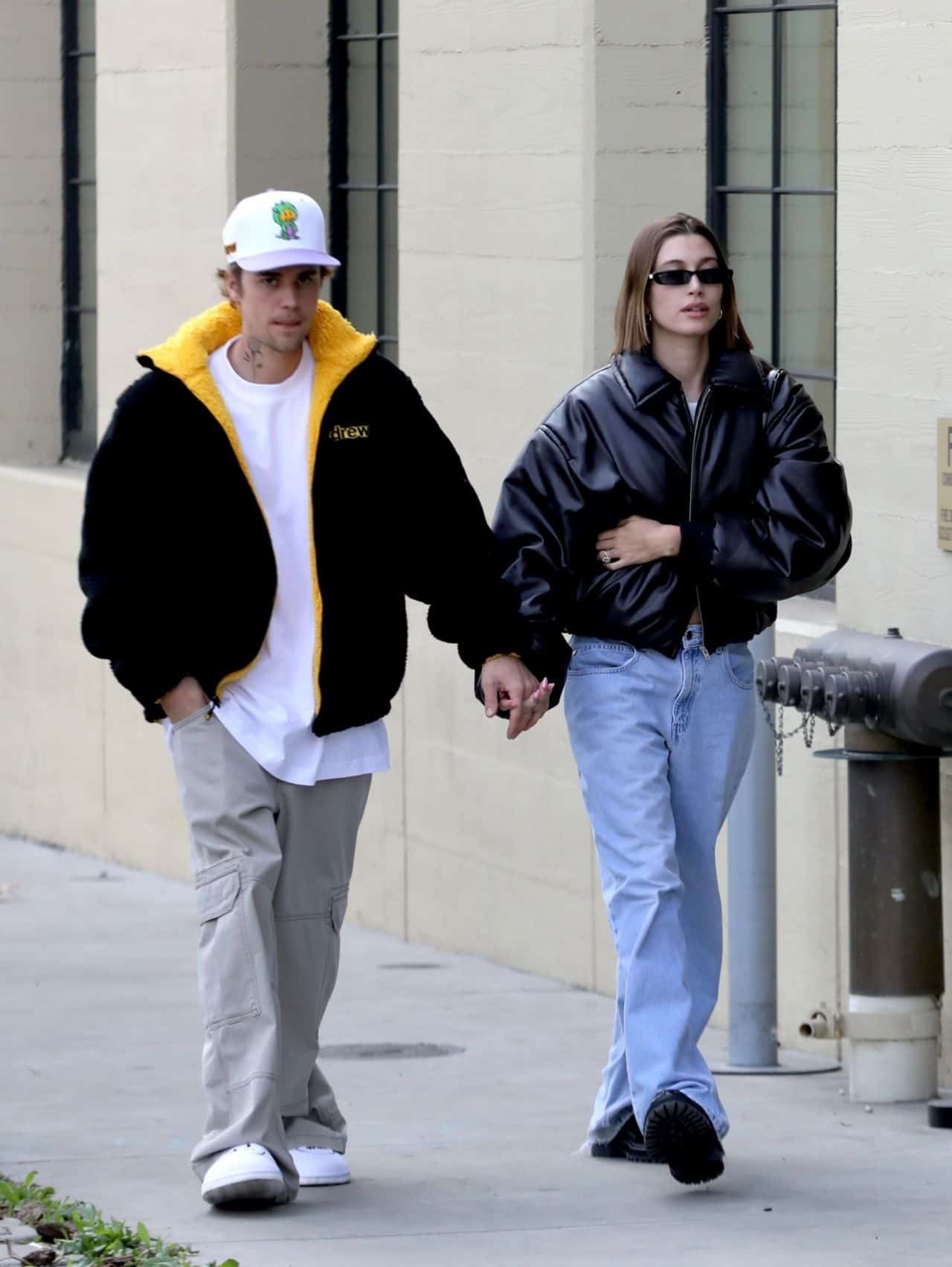 Hailey Bieber Rocks Casual yet Stylish Outfit on Leisurely Day Out with Justin