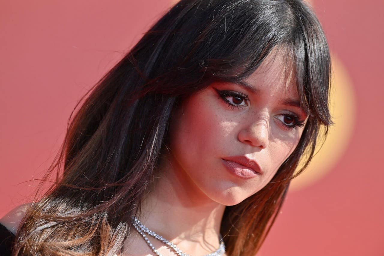 Jenna Ortega Dazzles in a Little Black Dress at MTV Movie and TV Awards